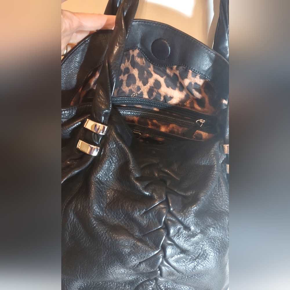 Large B. Makowski Black Leather Shoulder Bag EUC - Picture 3 of 8